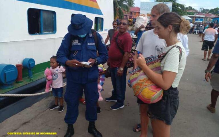 Ejército brinda seguridad e inspección a embarcaciones y flota pesquera industrial