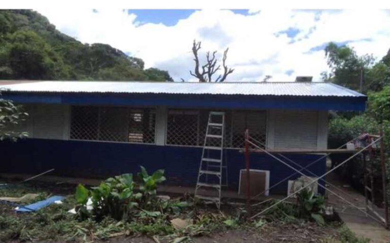 Avanza reparación de los centros escolares afectados por el huracán Julia