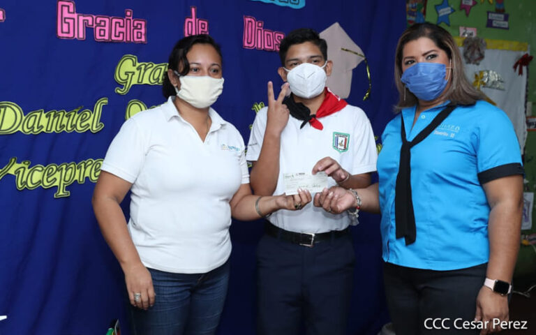 63 mil estudiantes recibirán su bono complementario de promoción