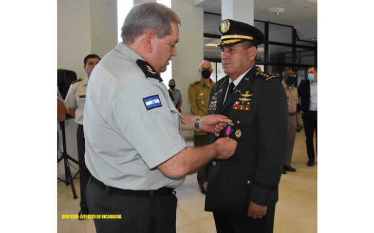 Ejército de Nicaragua celebra ceremonia de condecoraciones