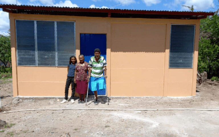 Entregan viviendas de interés social en 11 municipios del país