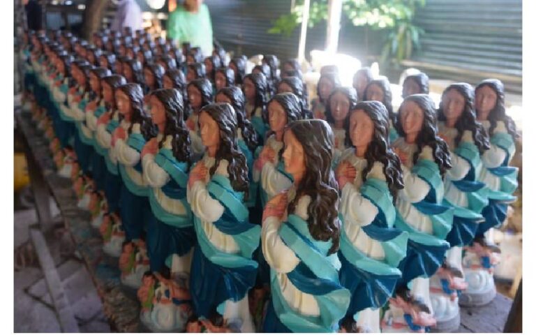 Delegación del Gobierno visita Taller Tradicional de Imágenes de la Purísima