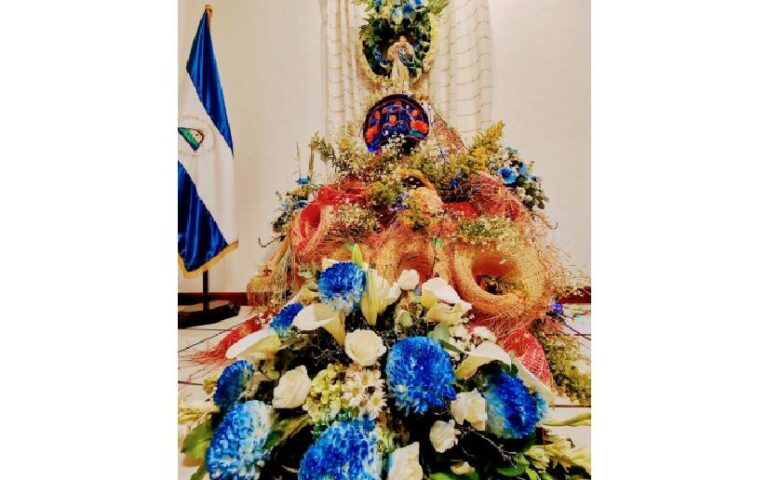 Celebran a la Inmaculada Concepción de María en la Embajada de Guatemala