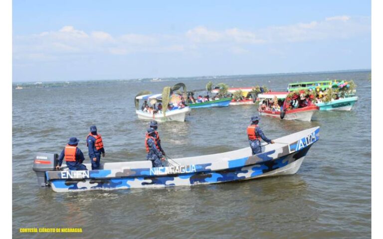Fuerza Naval brinda protección y seguridad a Purísima Acuática