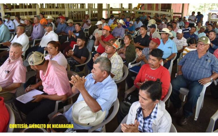 Ejército de Nicaragua participó en reunión con productores y ganaderos