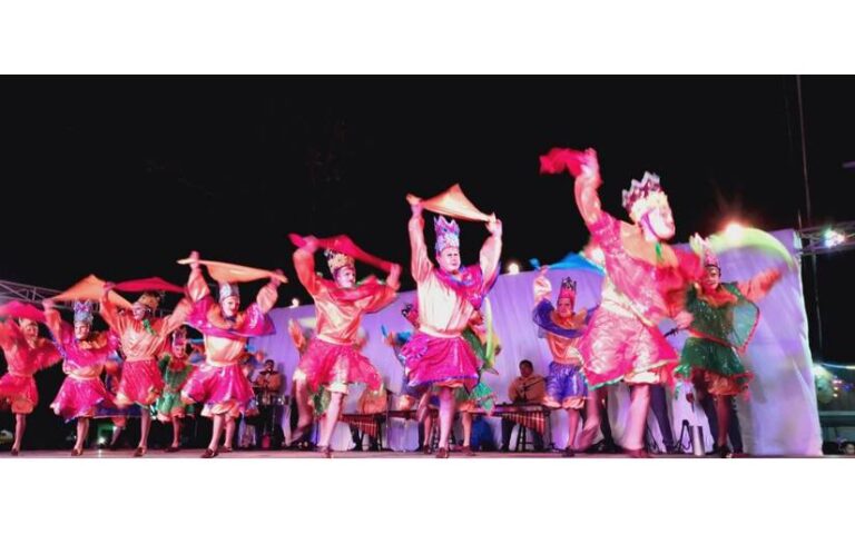 Presentan magistral ballet folclórico nicaragüense en saludo a San Sebastián Mártir