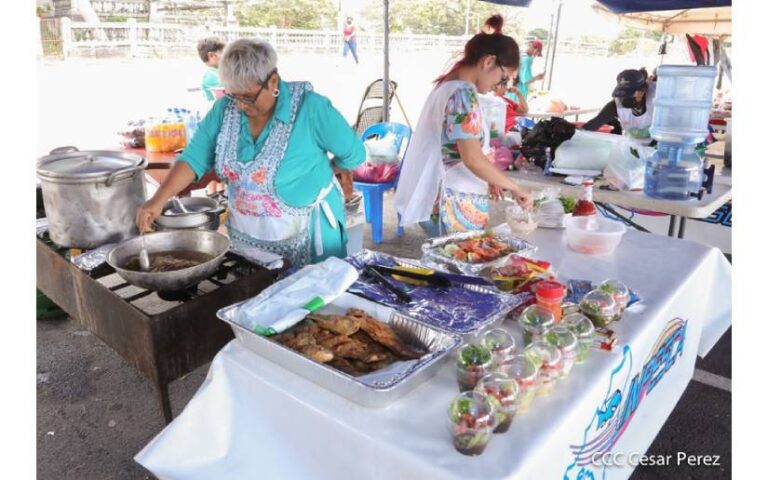 Platillos de mariscos que llegan del mar a la capital