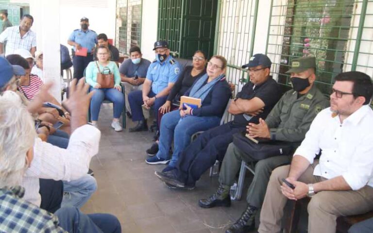 Ejército de Nicaragua en reunión con autoridades y ganaderos de Chiltepe, Managua