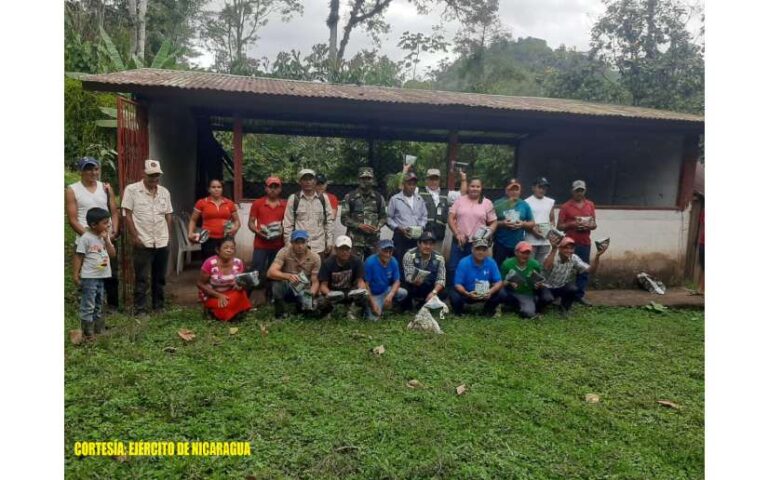 Ejército participa en capacitación ambiental y creación de viveros forestales