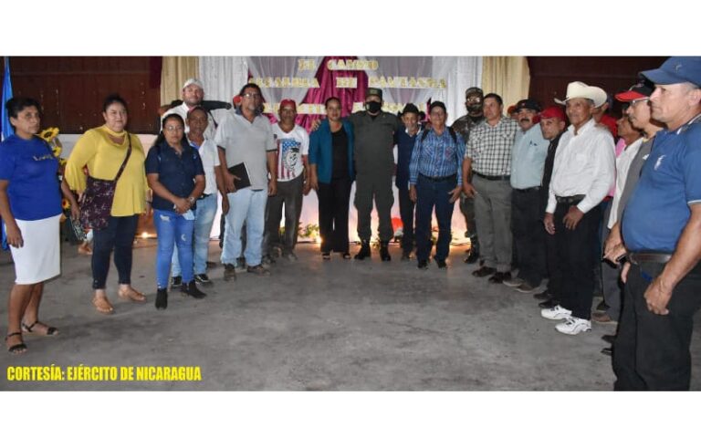 Ejército en reunión con productores cafetaleros, comerciantes y ganaderos de Nicaragua