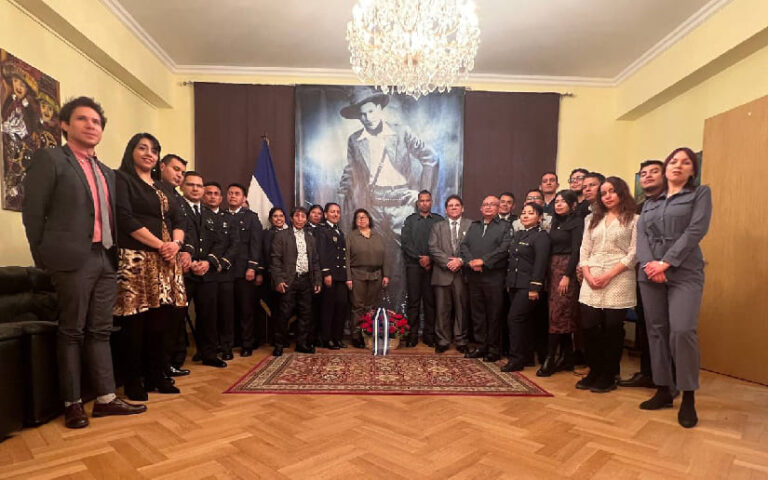 Conmemoran al héroe nacional General Augusto Sandino en Moscú