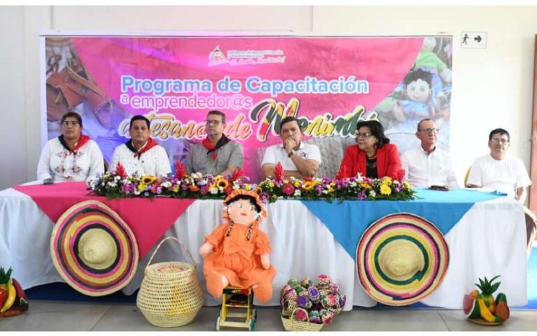 Inicia matrícula del programa con emprendedores y artesanos de Monimbó