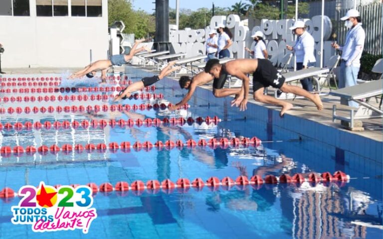 (+FOTOS) Atletas estudiantiles participan en Festival de Natación “Sandino”