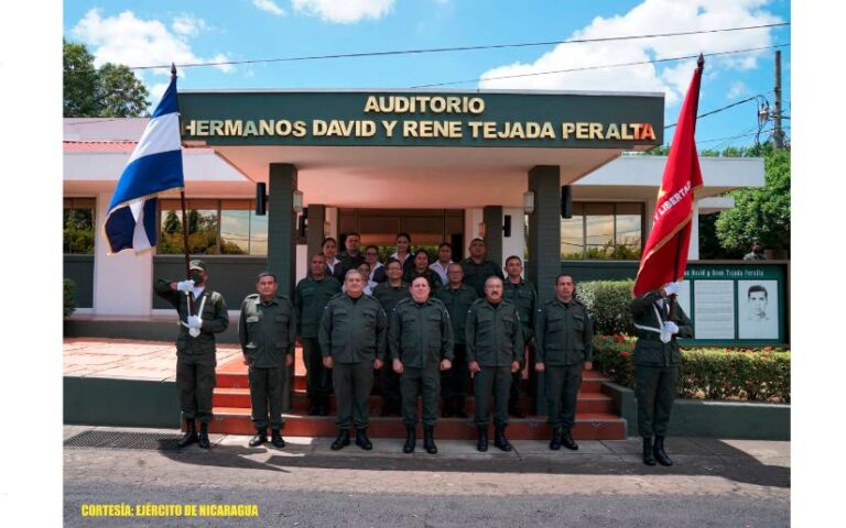 Traspaso de mando de la dirección de doctrina y enseñanza