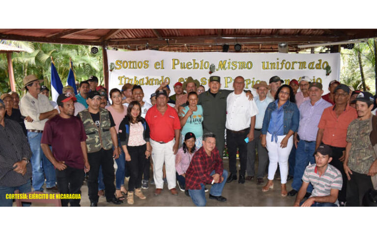 Ejército realiza reunión con productores cafetaleros, ganaderos y comerciantes