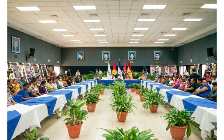 CNU entrega 40 becas a bachilleres de Secundaria a Distancia en el Campo
