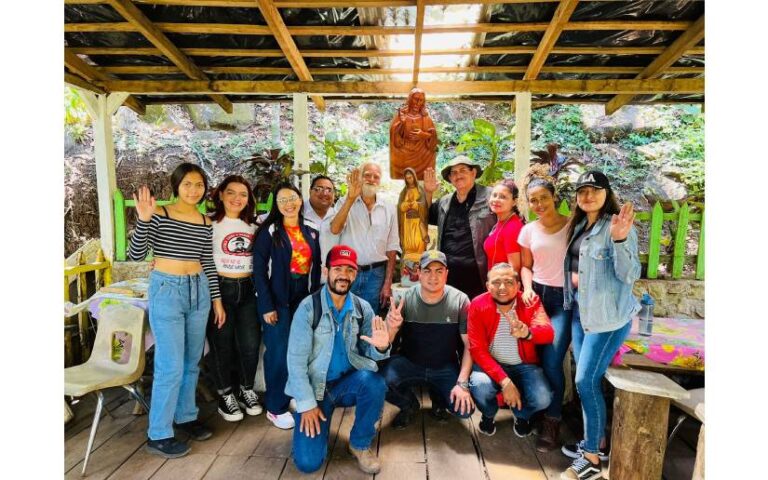 Autoridades Municipales de Estelí visitan a Don Alberto Gutiérrez