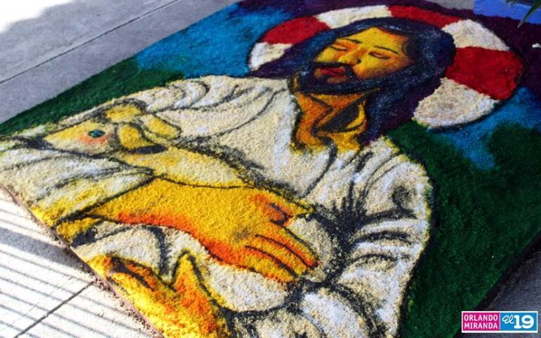 Los Nicaragüenses celebran en paz resurrección de Cristo