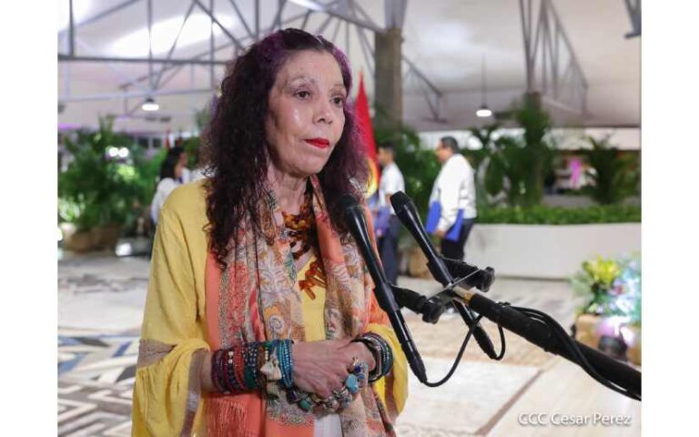 Compañera Rosario Murillo en Multinoticias (10-04-23)