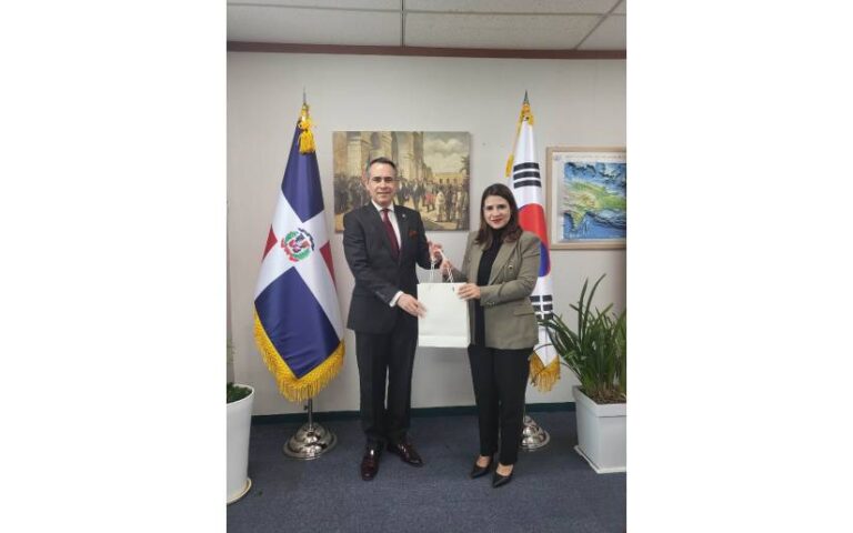 Encargada de Negocios de Nicaragua en Corea se reúne con Embajador de República Dominicana