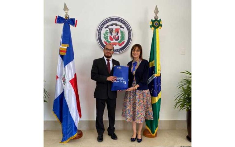 Embajador en Brasil se reúne con embajadora de la República Dominicana