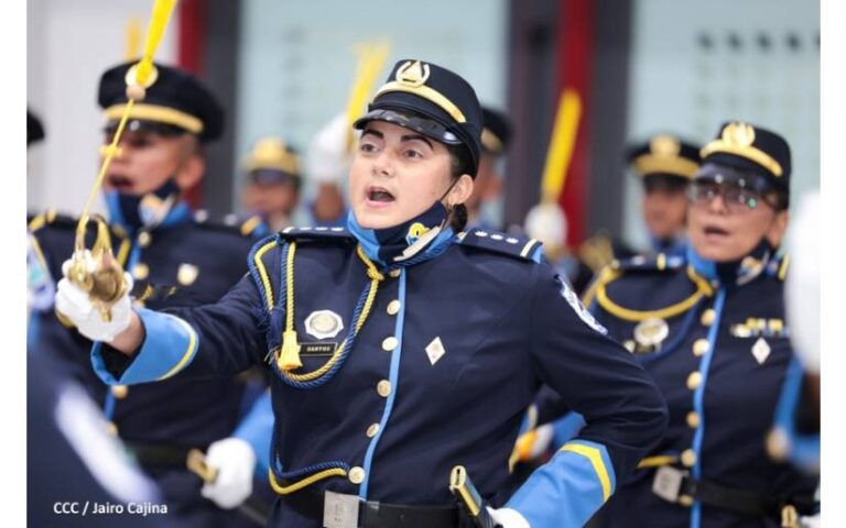 Más mujeres en posiciones de liderazgo en la Policía Nacional