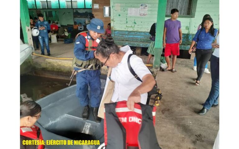 Fuerza Naval realiza traslado de ciudadanas desde Bluefields hasta Kukra Hill