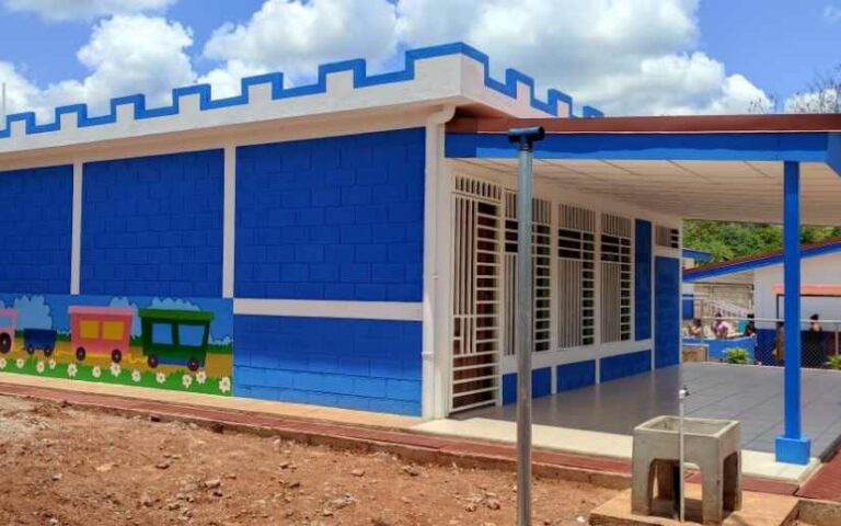 Gobierno de Nicaragua inaugura Centro Escolar en Muelle de Los Bueyes