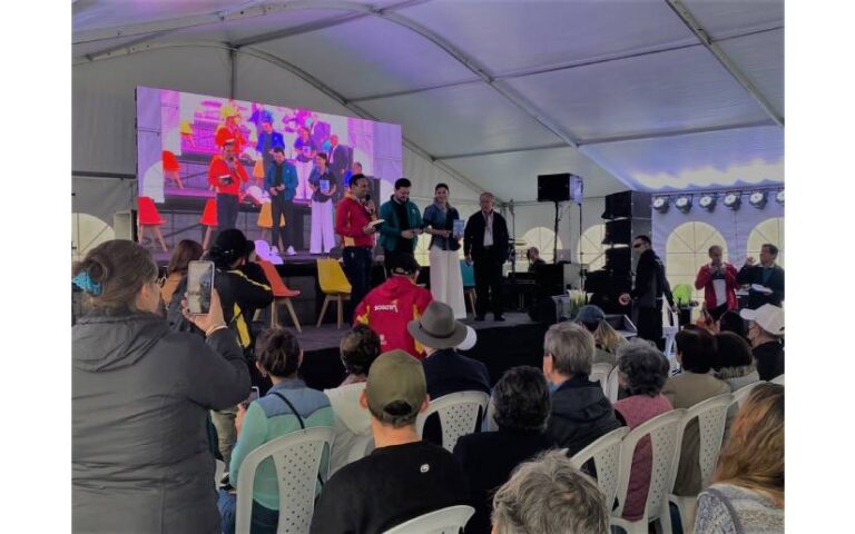 Continúan presentaciones del libro El Canto Errante en San Cristóbal, Bogotá