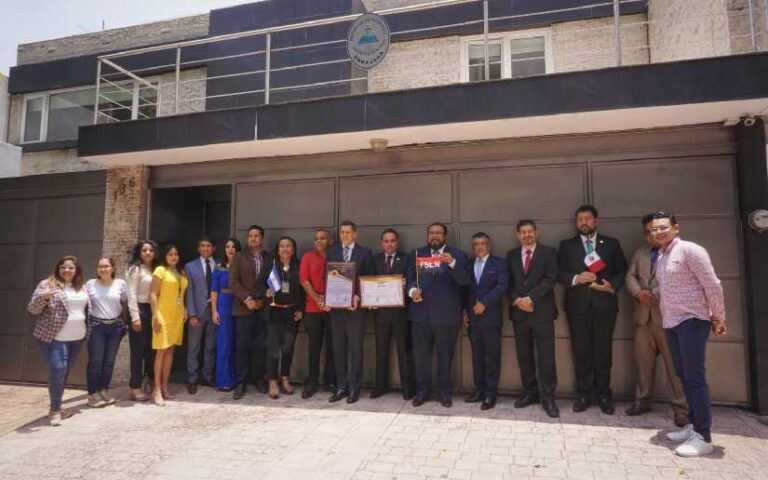 Conmemoran al General Augusto C. Sandino en México