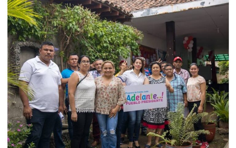 Programa Adelante entrega desembolso a protagonistas de León