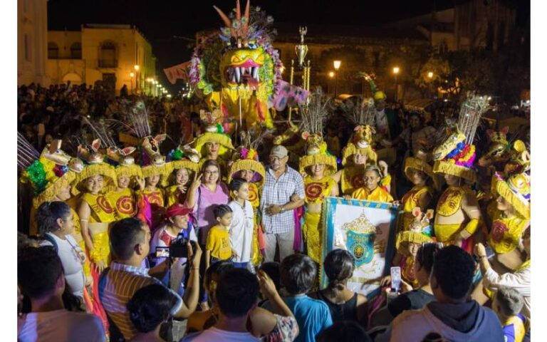 Color, ritmo y alegría se vivió en las tradicionales tertulias leonesas