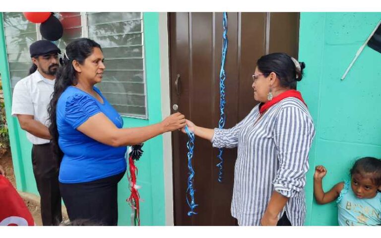 Gobierno de Nicaragua entrega viviendas dignas a familias de Nueva Guinea