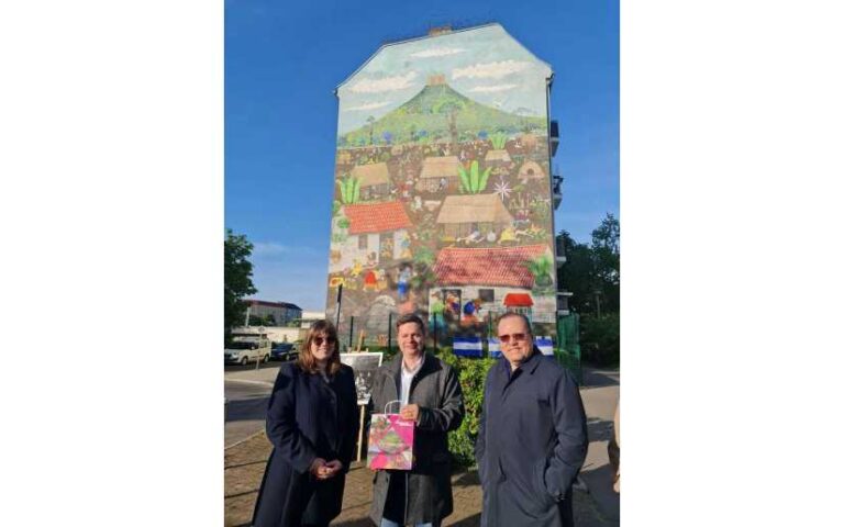 Conmemoran el 128 aniversario del natalicio del General Sandino en Berlín