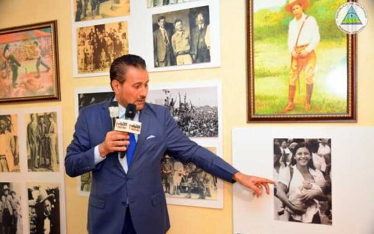 Canciller de Nicaragua en homenaje a Sandino en Abjasia