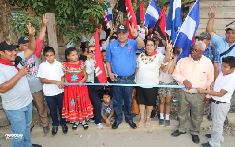 Realizan inauguración de andenes peatonales en Siuna