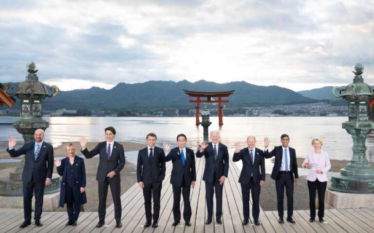 G7, el barco de los necios