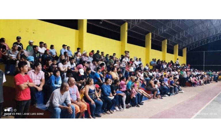 Realizan velada boxística de la Copa Alexis Argüello en Muelle de los Bueyes