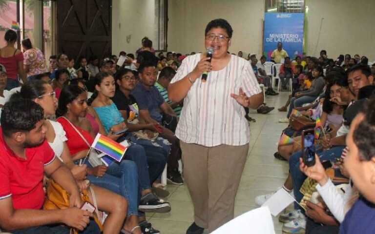 Familias de Chinandega participan en presentación de Cartilla “Diversidad Digna”