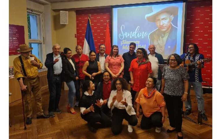 Conmemoran en Berlín el 128 aniversario del natalicio del General Sandino