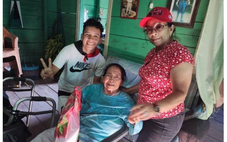 Muestras de amor a madres de héroes y mártires de Bonanza y Siuna