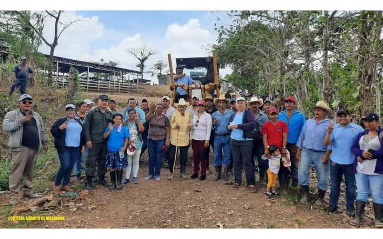 Ejército de Nicaragua en coordinación con MTI rehabilitó caminos rurales en Boaco