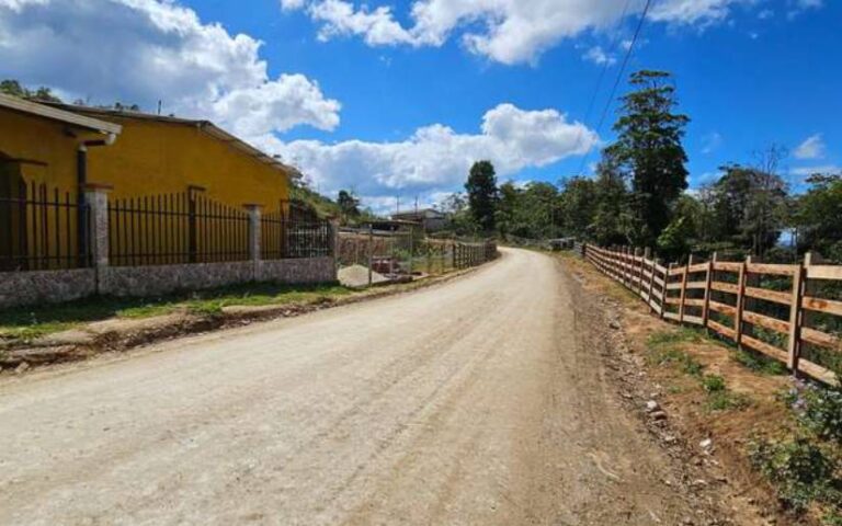 Rehabilitan más caminos productivos en Nueva Segovia