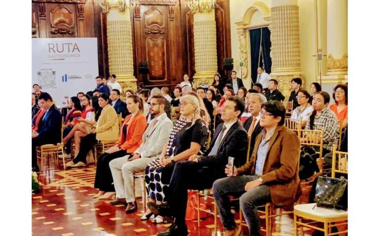 Embajada de Nicaragua participa en Feria Internacional del Libro en Guatemala