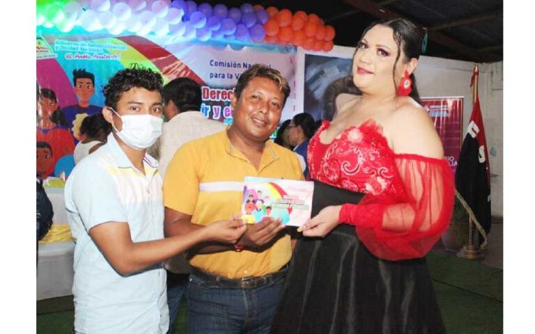 Presentan Cartilla de Diversidad Digna en Villa El Carmen, El Crucero y San Rafael del Sur