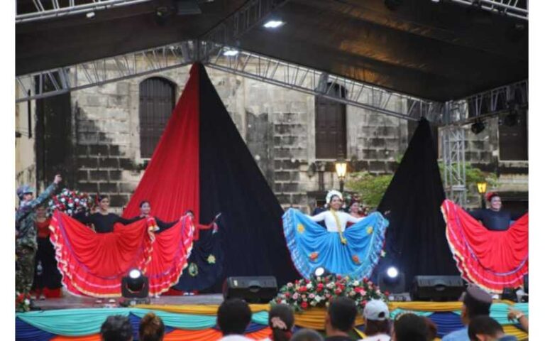 Inicia celebración del 44 aniversario de la liberación de León