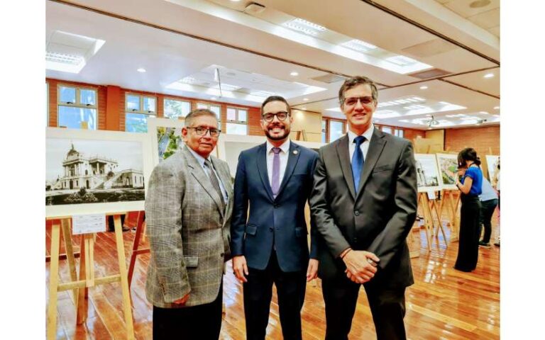 Embajada de Nicaragua en Guatemala presente en el lanzamiento del Libro “200 Legado”