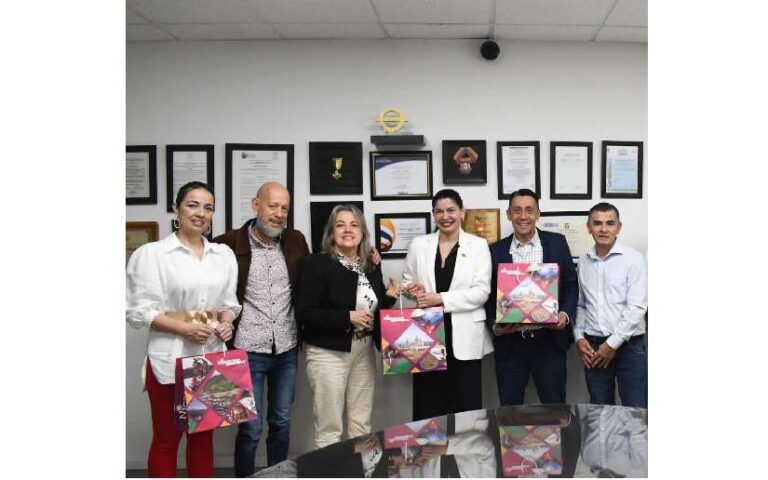Embajadora de Nicaragua visita Universidad del Quindío en Colombia