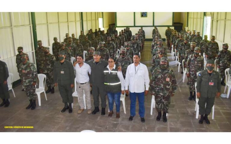Sexto Comando Militar participa en capacitación ambiental y descargue de material didáctico