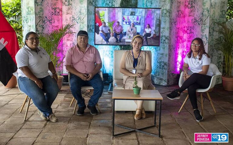 Más de 100 mujeres cooperativistas participaron en expo foro